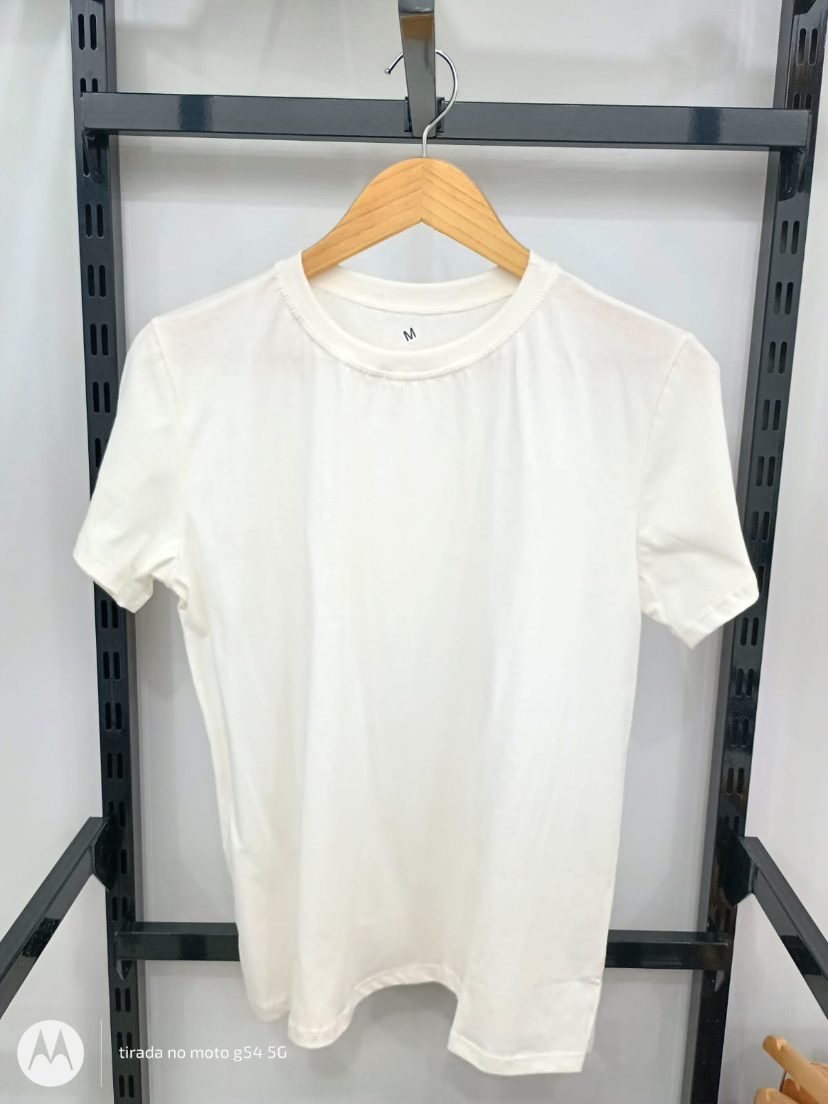 T-SHIRT BRANCA LISA