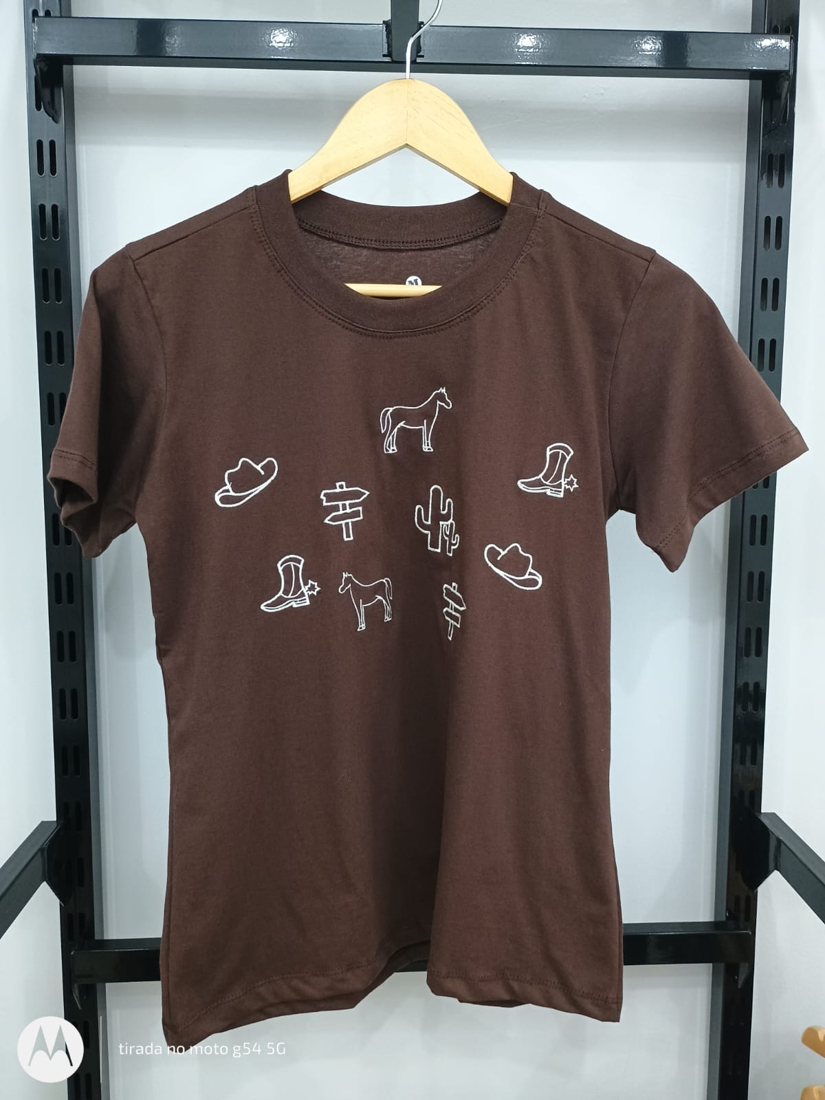 T-SHIRT MARROM
