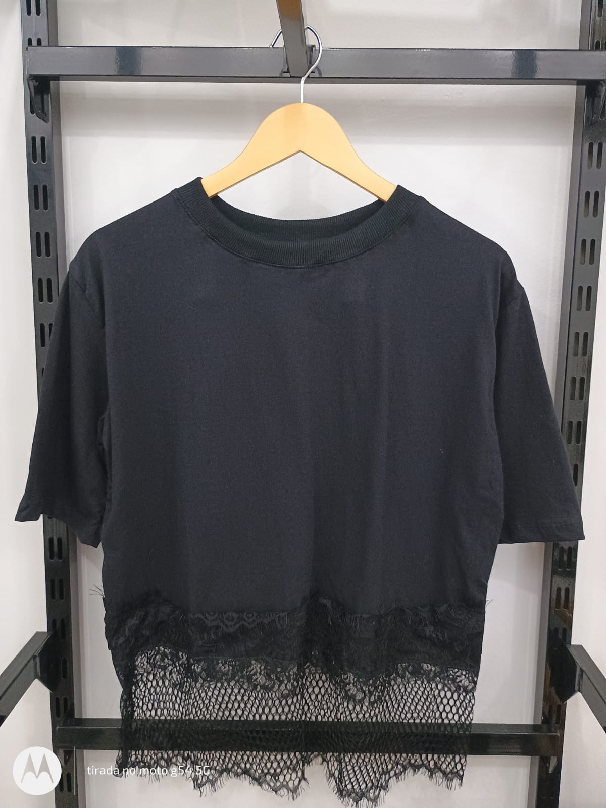 T-SHIRT RENDADA PRETO